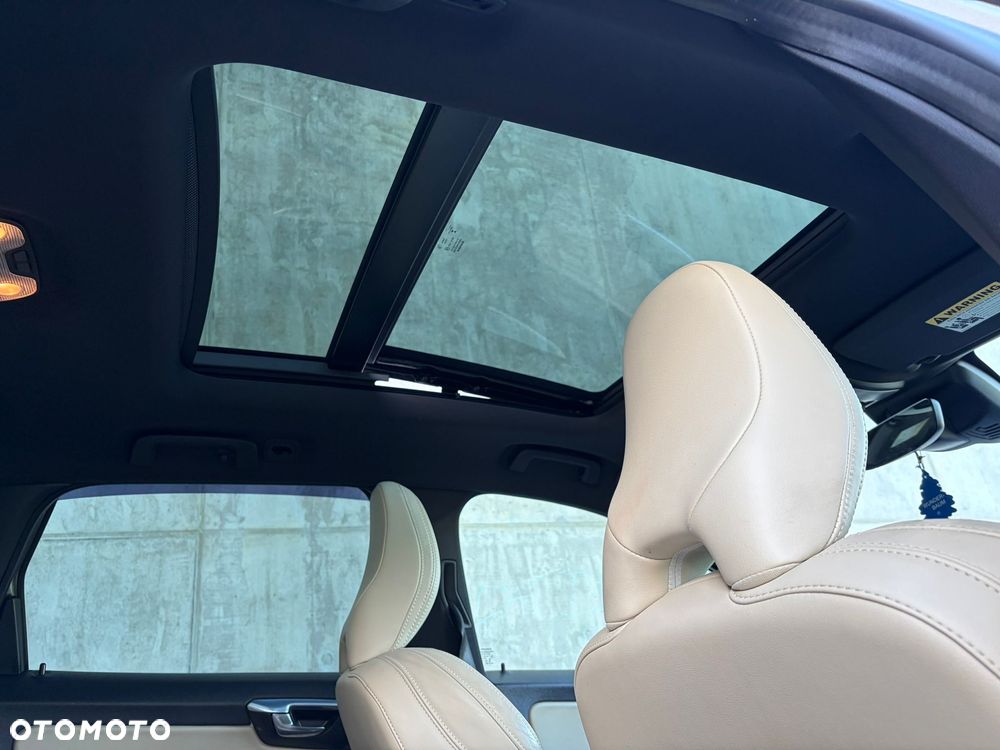 Volvo XC 60 - 22