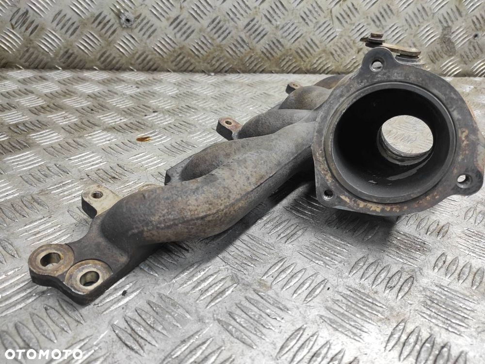 KOLEKTOR WYDECHOWY  VOLVO V50 I - 3