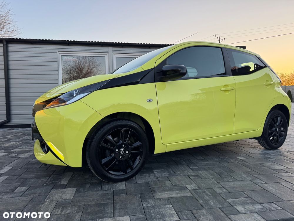 Toyota Aygo x mit x-business Paket - 16