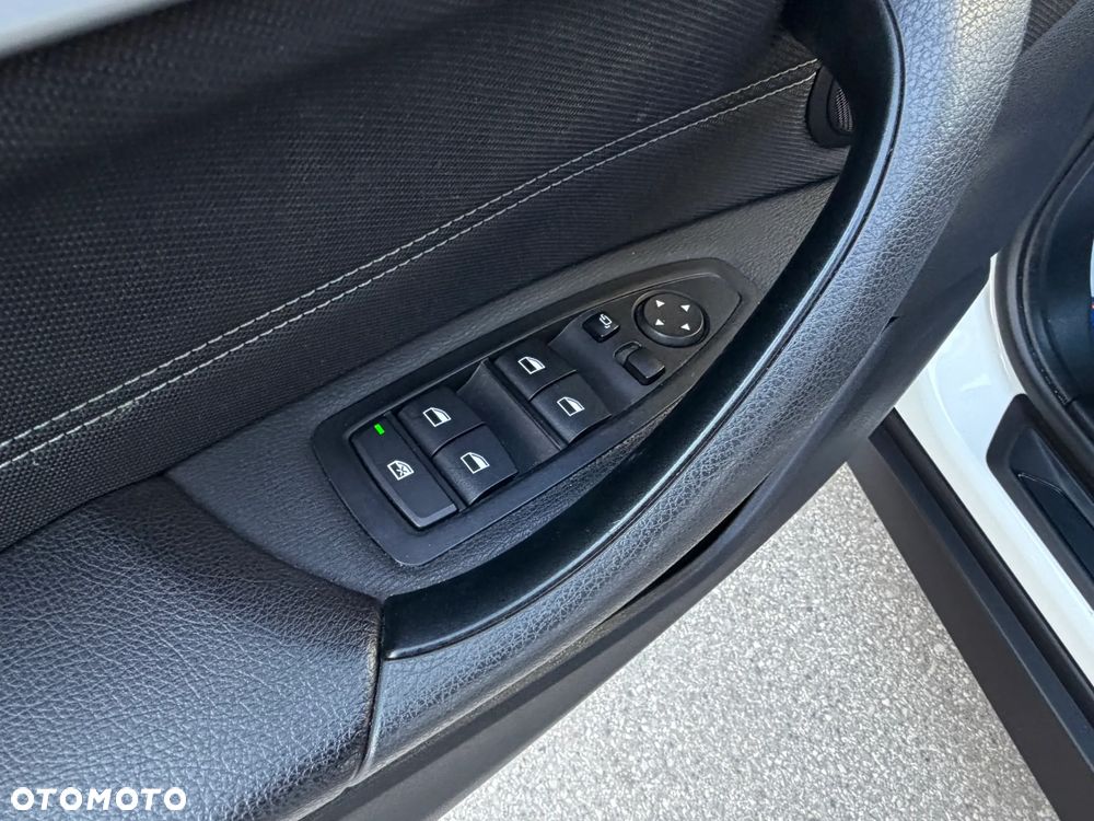 BMW X1 sDrive18i Advantage - 31