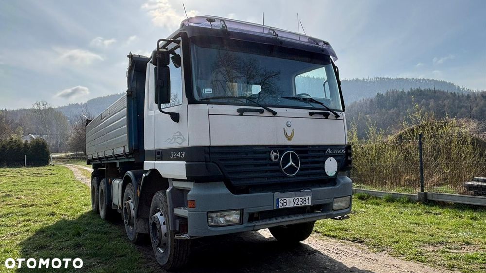 Mercedes-Benz Actros 3243 - 1