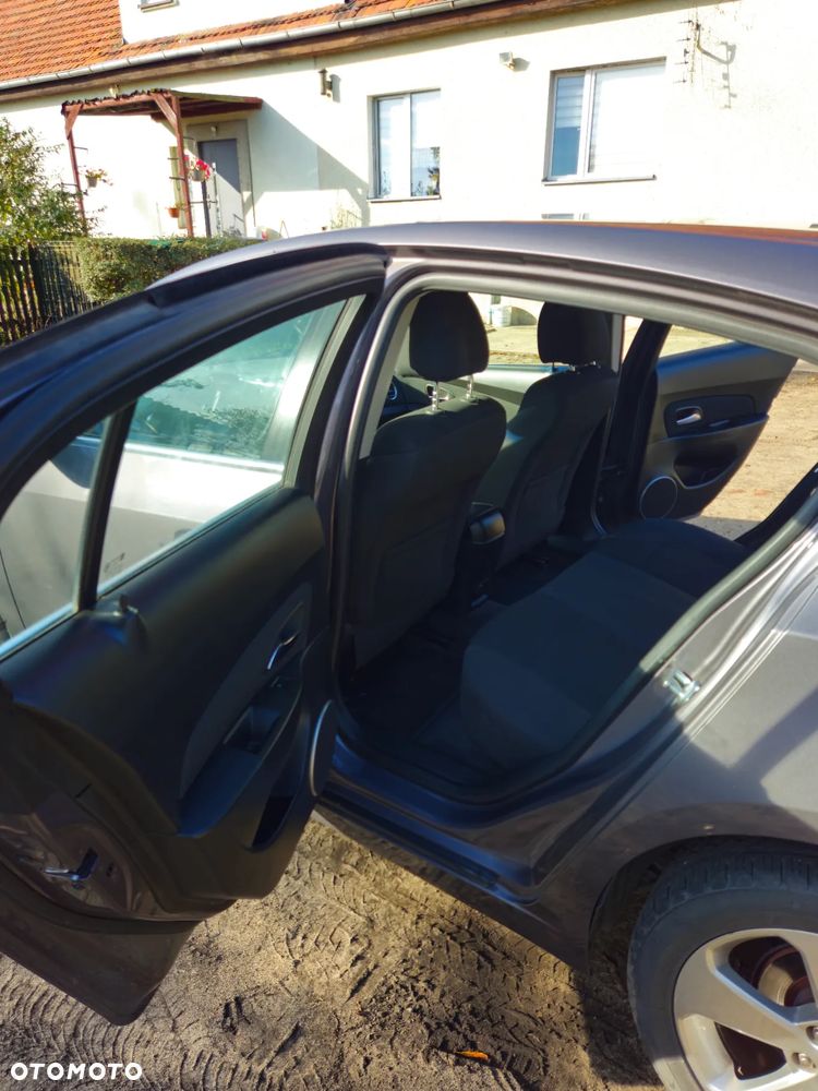 Chevrolet Cruze 1.8 LT - 11