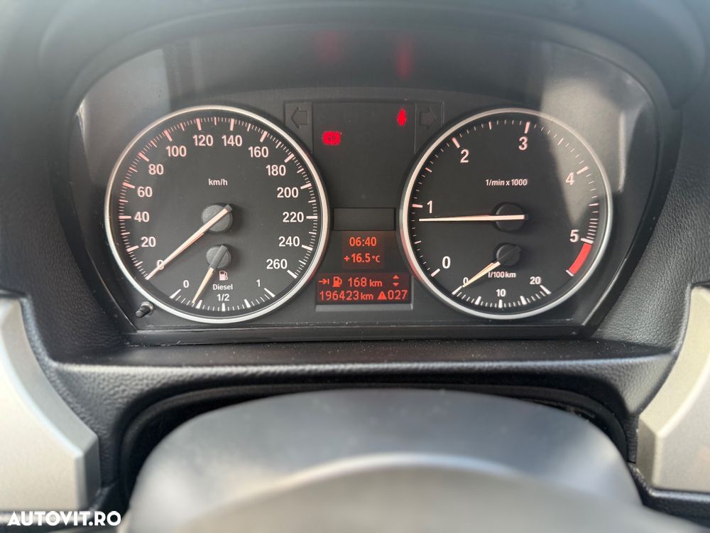 BMW Seria 3 318d DPF Touring - 9