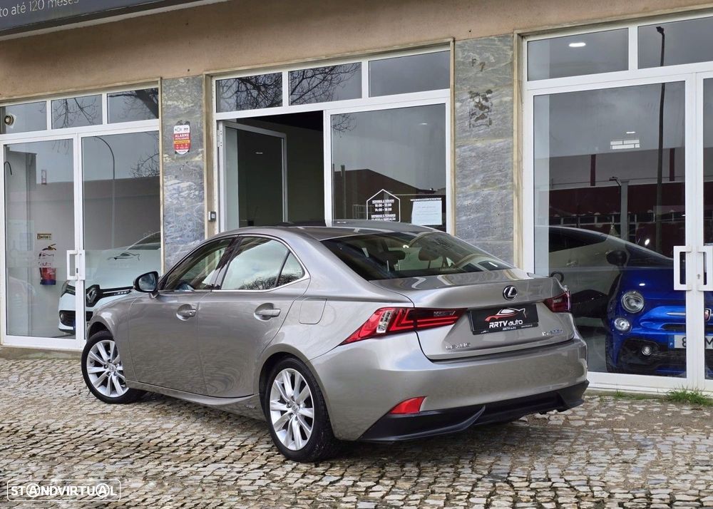 Lexus IS 300H Executive+ - 10