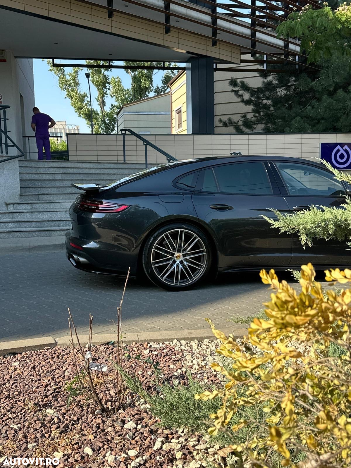 Porsche Panamera 4S - 4