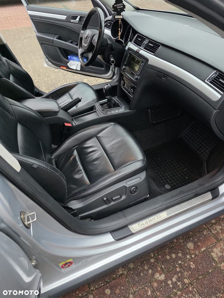 Skoda Superb 2.0 TDI 4x4 Elegance - 6