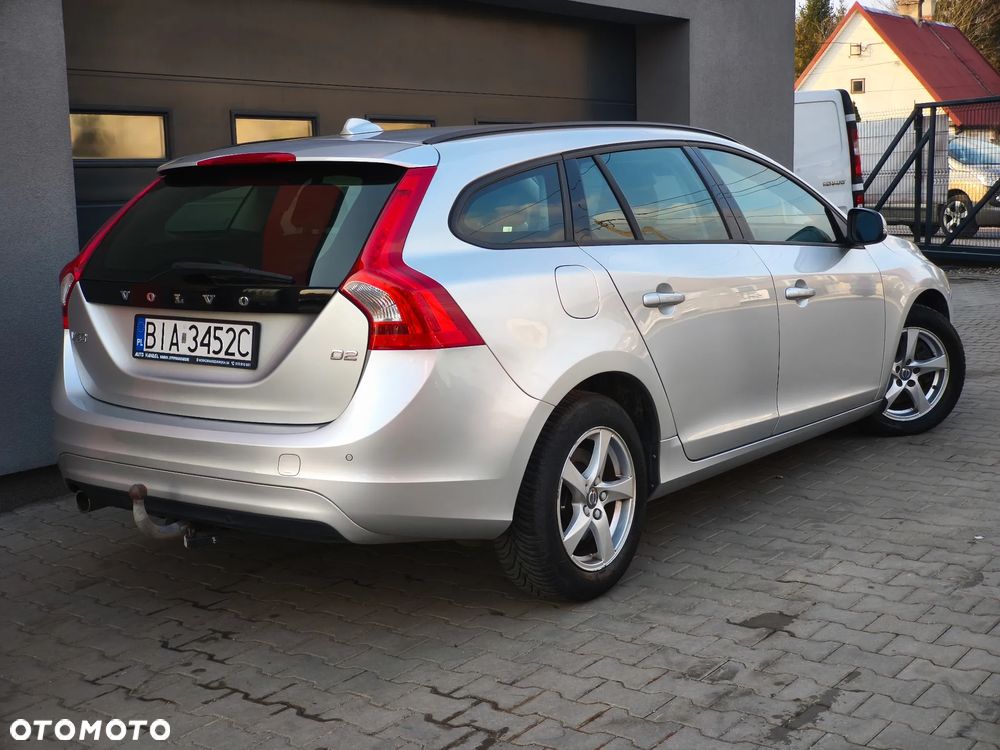 Volvo V60 D2 Drive-E Momentum - 4
