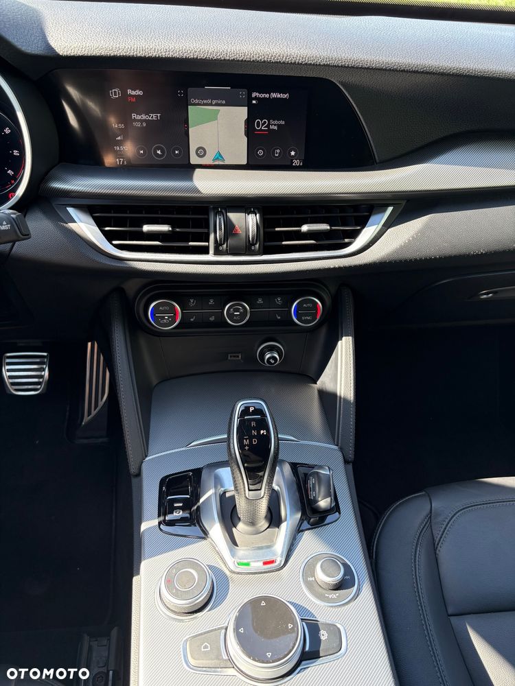 Alfa Romeo Stelvio 2.0 Turbo 16V AT8-Q4 Ti - 16