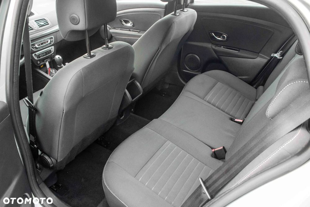 Renault Megane dCi 95 FAP Paris Business - 17