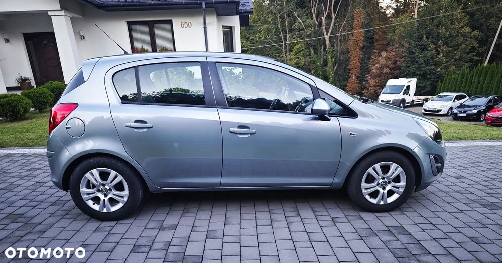 Opel Corsa 1.4 16V Cosmo - 5