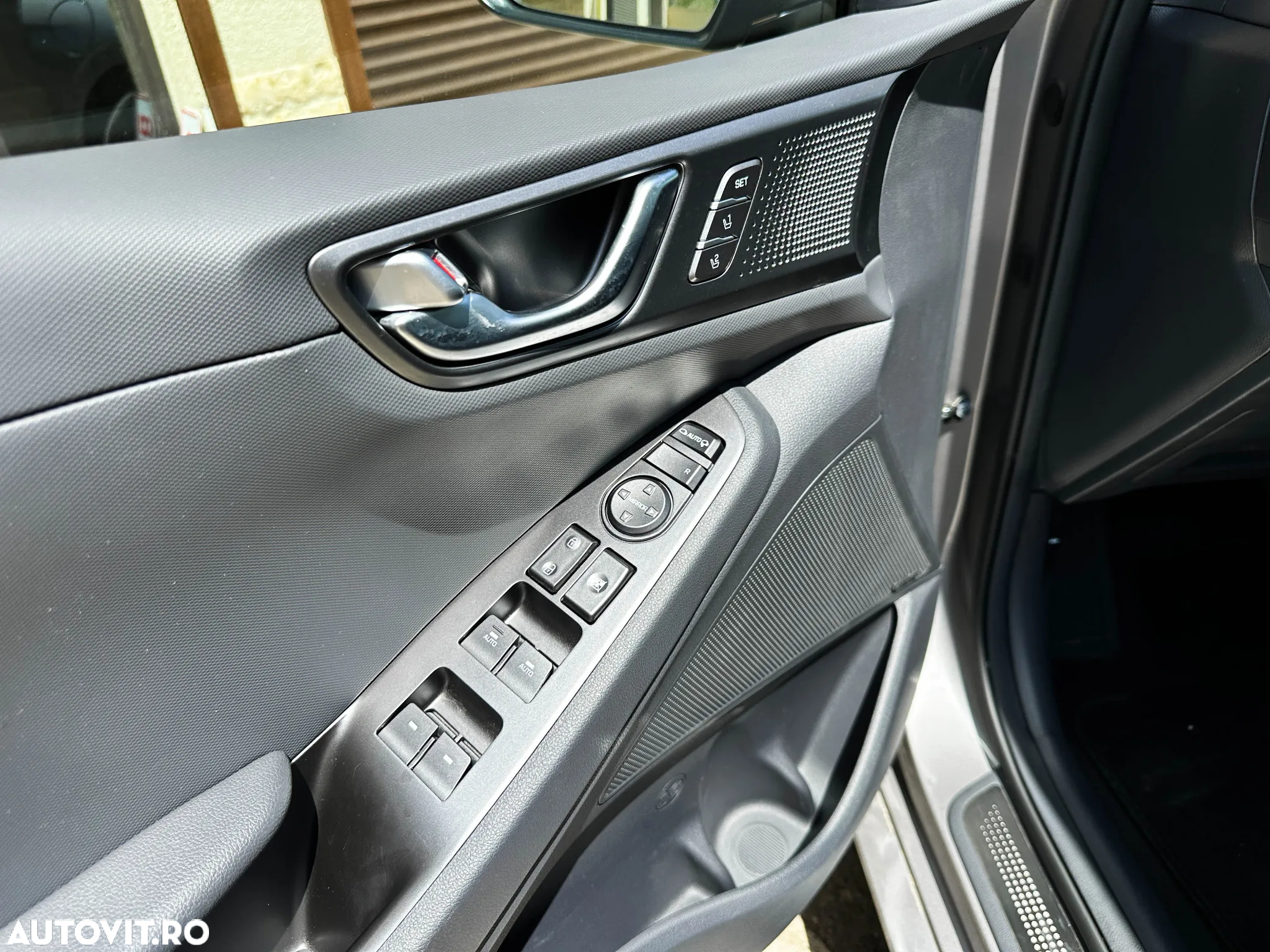Hyundai IONIQ Plug-In Hybrid 1.6 141CP Exclusive - 15