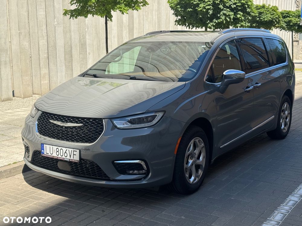 Chrysler Pacifica - 1