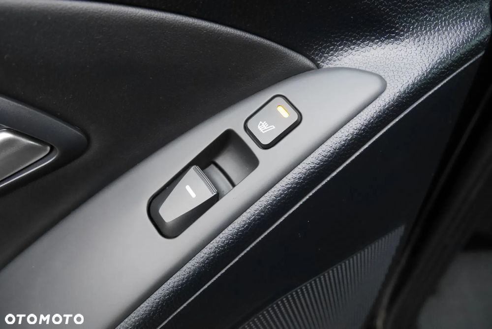 Hyundai ix35 2.0 CRDi 4WD Automatik Premium - 23