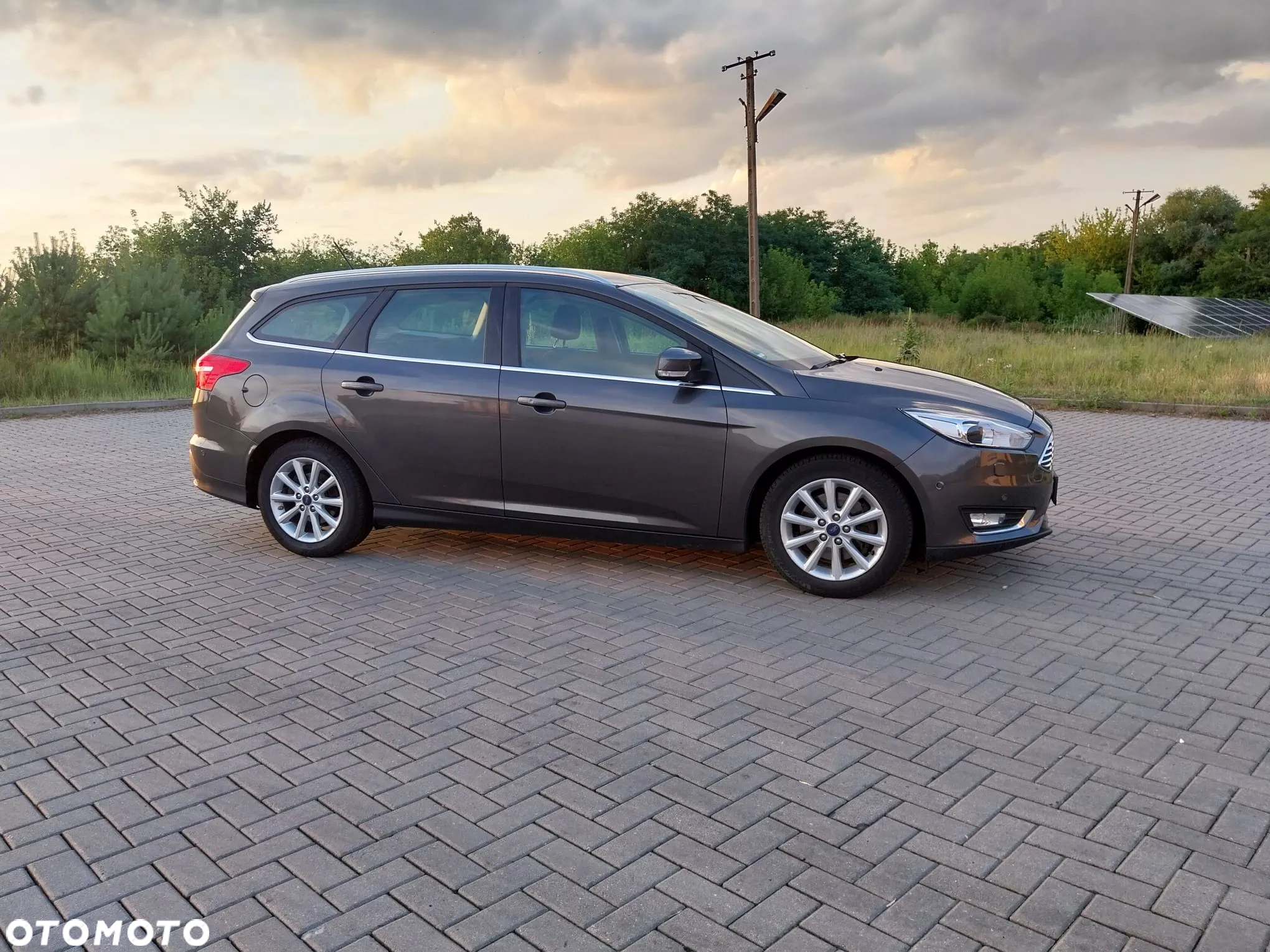 Ford Focus Turnier 1.5 EcoBoost Start-Stopp-System Titanium - 2
