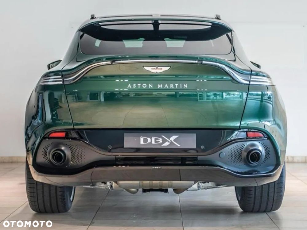 Aston Martin DBX - 4