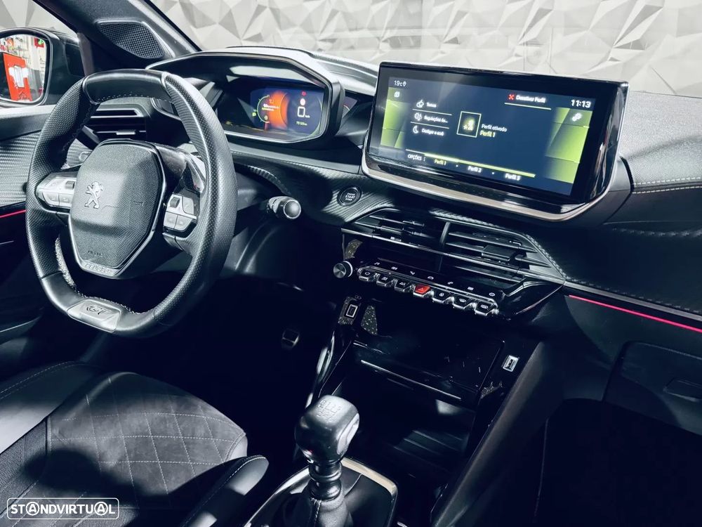 Peugeot 208 PureTech 130 GT Pack - 19