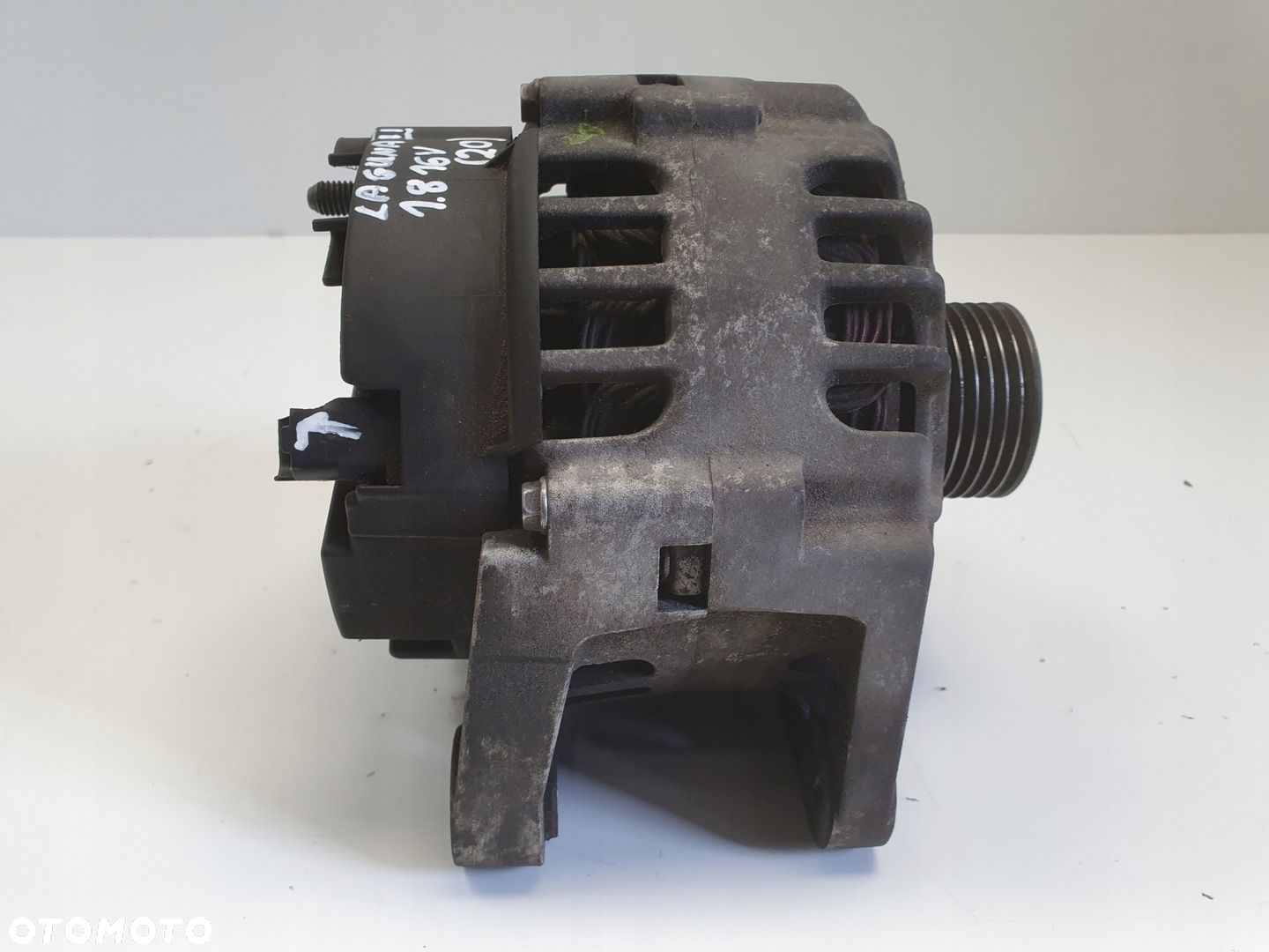 Renault Laguna II 1.8 16V ALTERNATOR 8200153710 100A valeo - 6