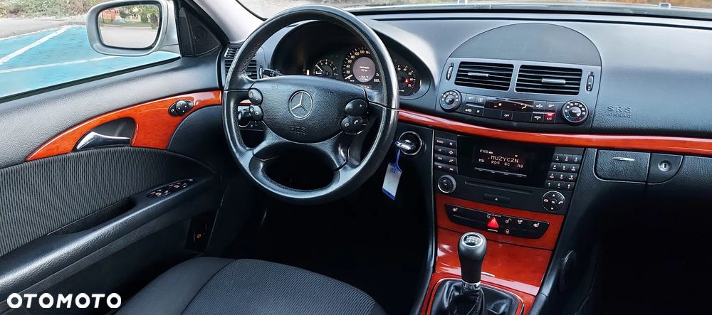 Mercedes-Benz Klasa E 200 Kompressor Avantgarde - 37