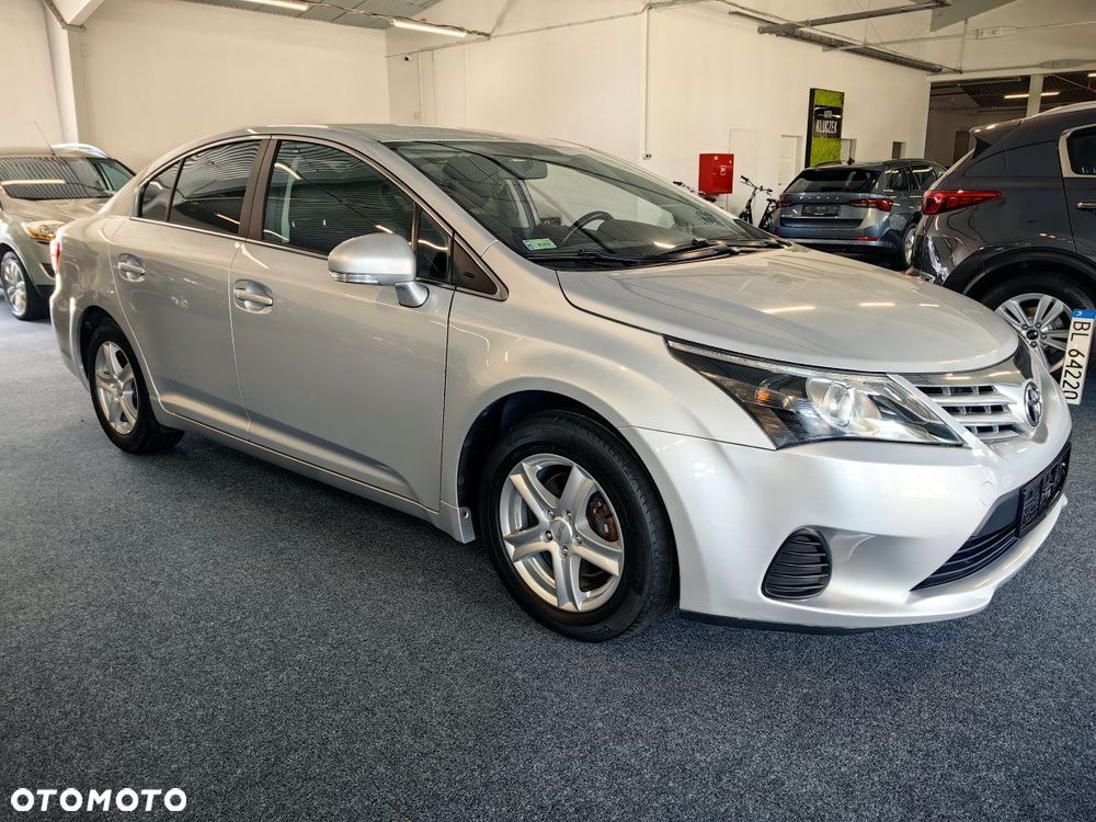 Toyota Avensis 1.8 Sol - 3