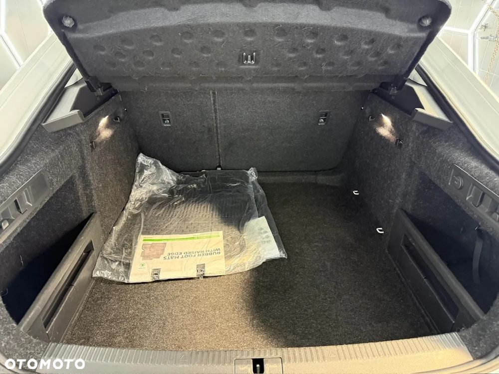 Skoda Superb 2.0 TDI Ambition - 23