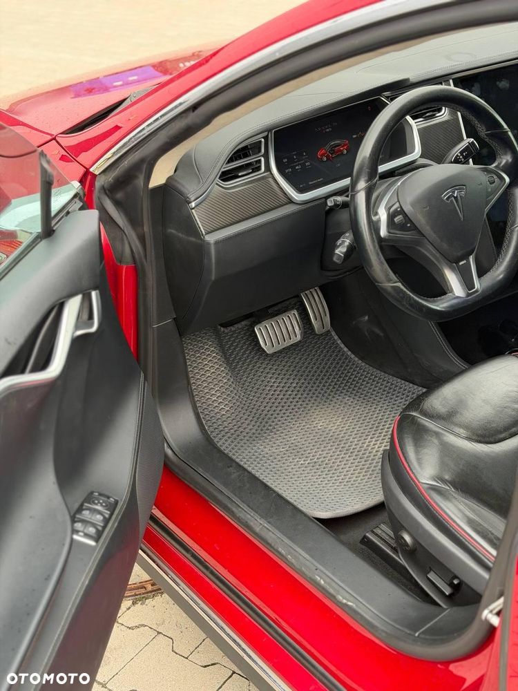 Tesla Model S - 16