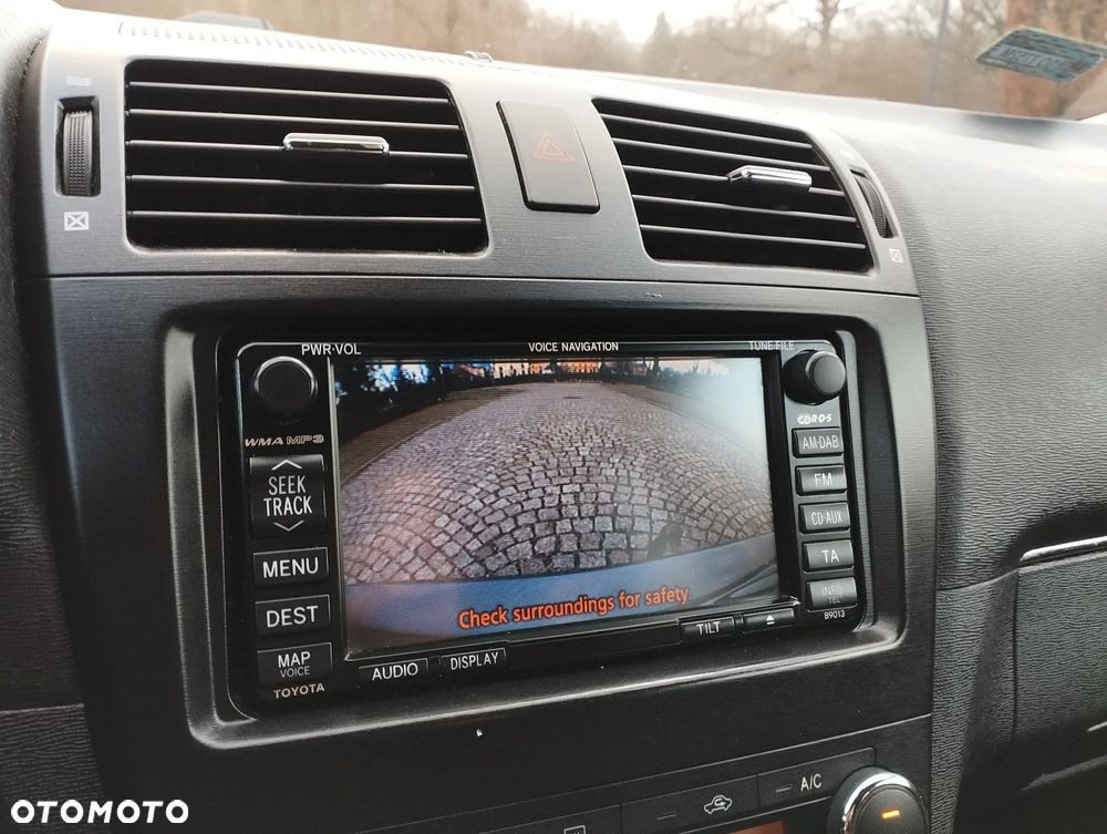 Toyota Avensis 2.0 D-4D Executive - 25