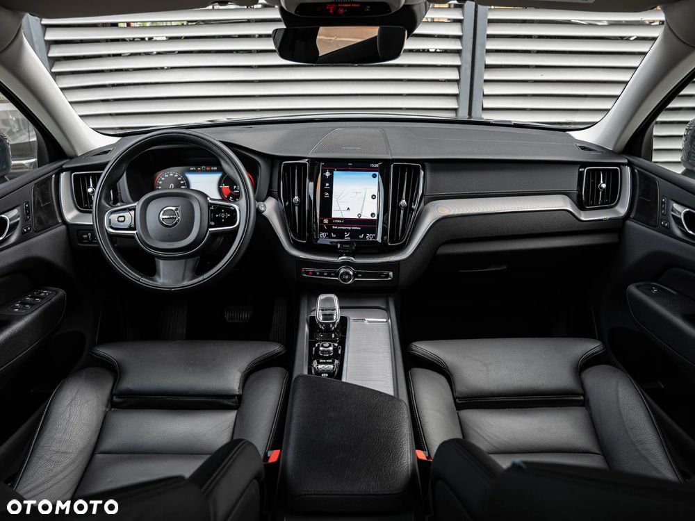Volvo XC 60 T6 AWD Plug-In Hybrid Inscription - 5