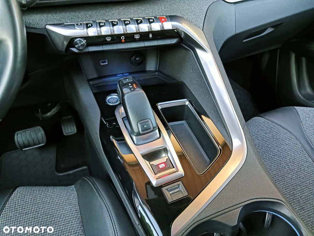 Peugeot 3008 BlueHDi 130 Stop & Start EAT8 Allure - 27