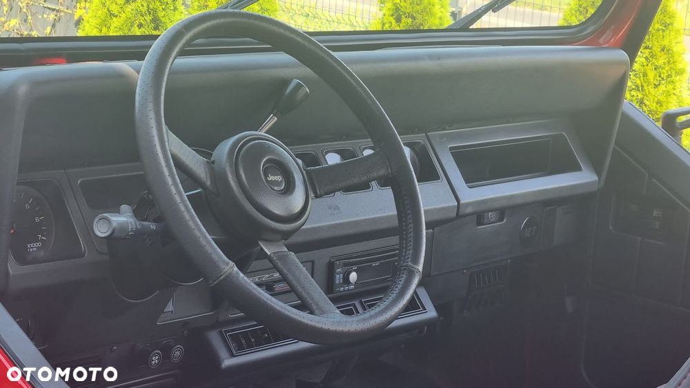 Jeep Wrangler - 8