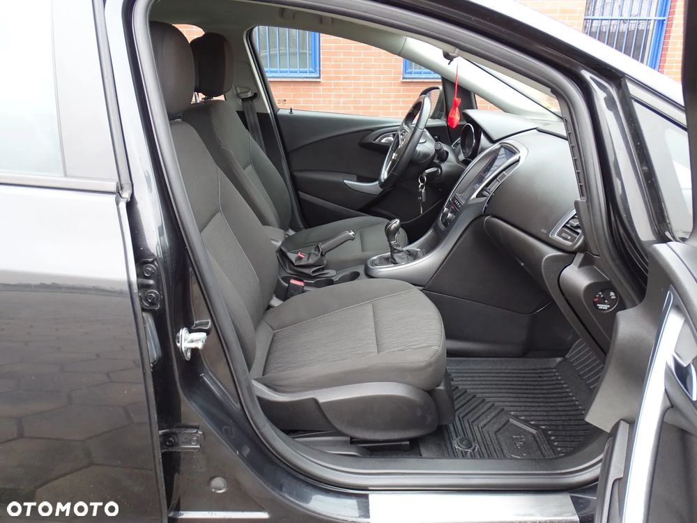 Opel Astra 1.4 T Executive - 9