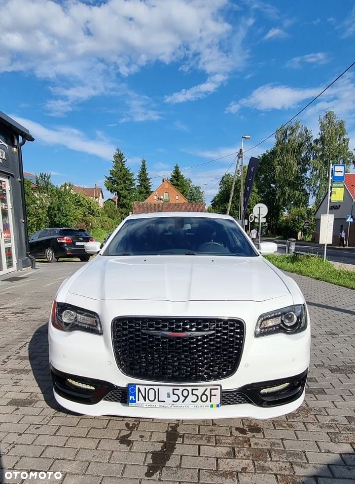 Chrysler 300s - 17