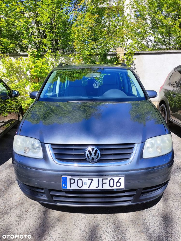 Volkswagen Touran 1.6 FSI Basis - 1
