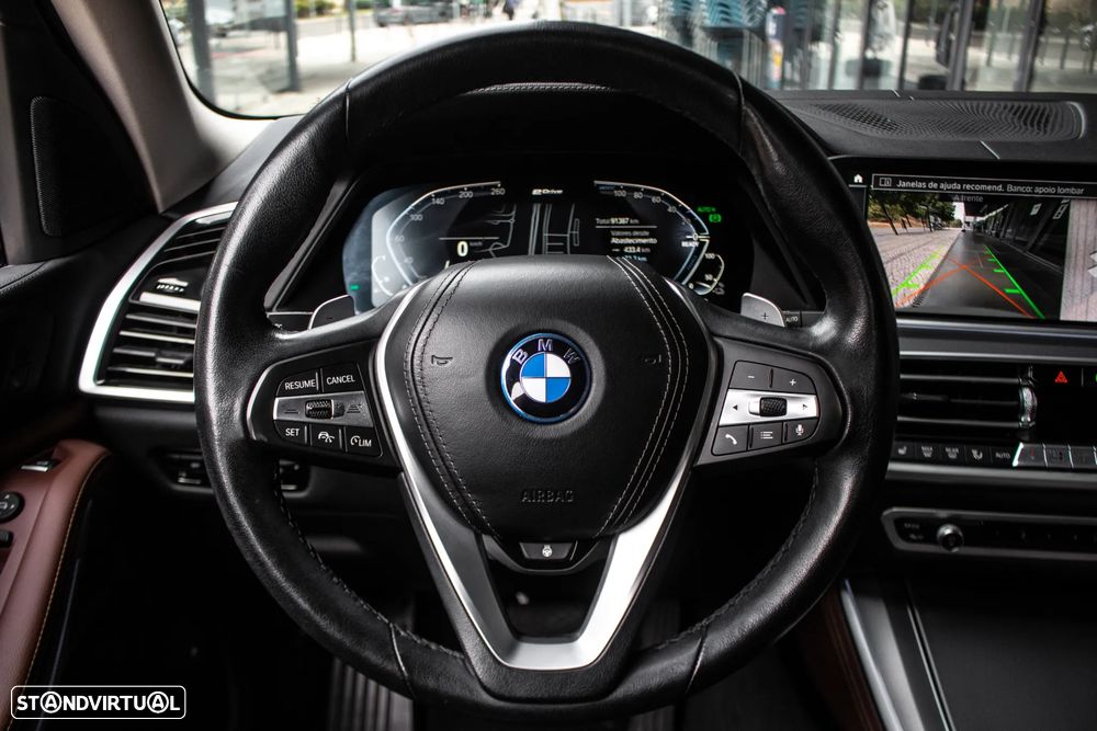 BMW X5 xDrive45e - 11