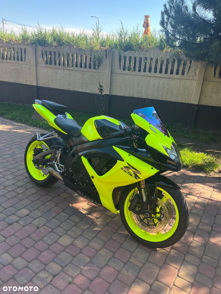 Suzuki GSX-R - 1
