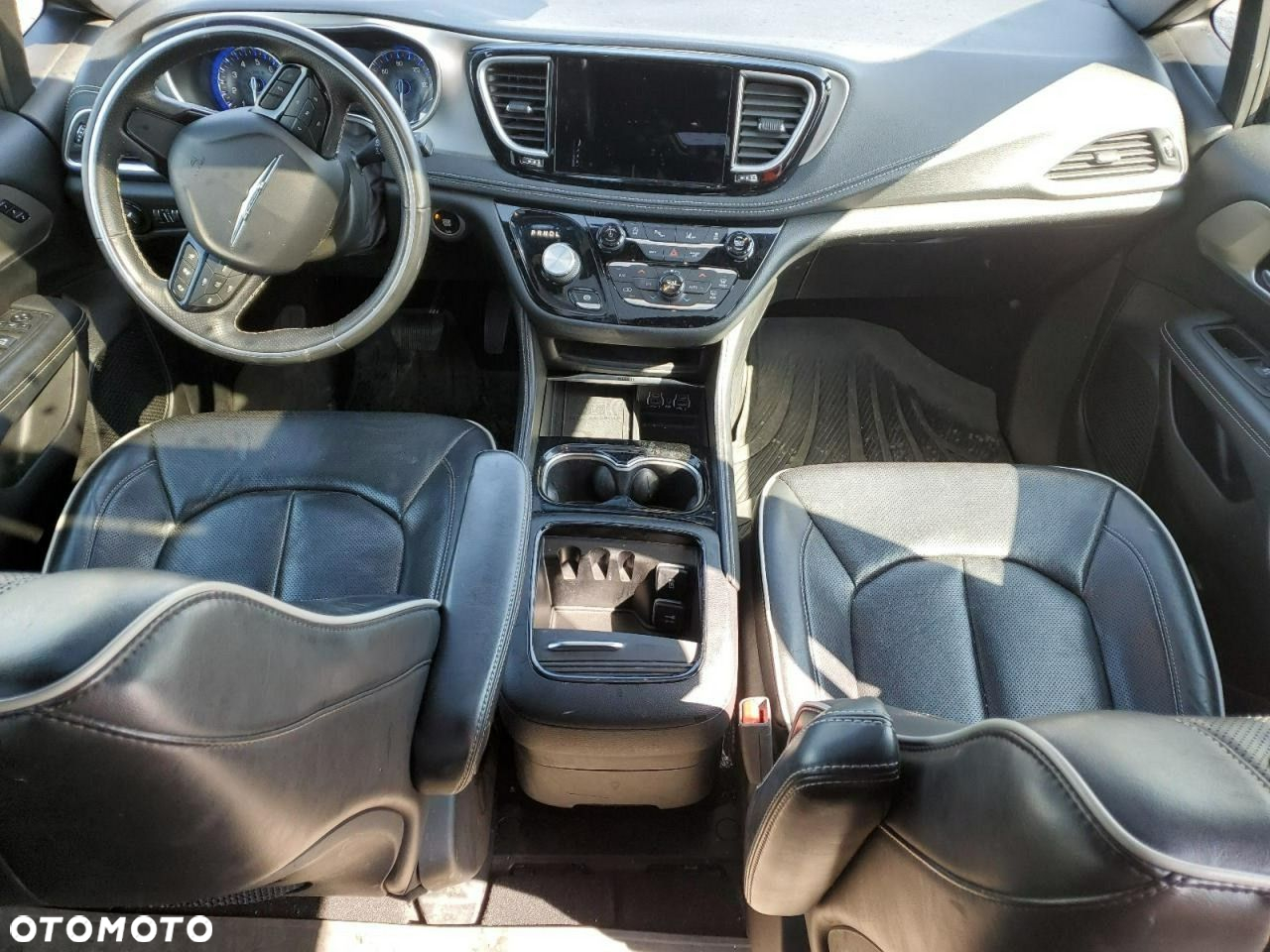 Chrysler Pacifica - 8