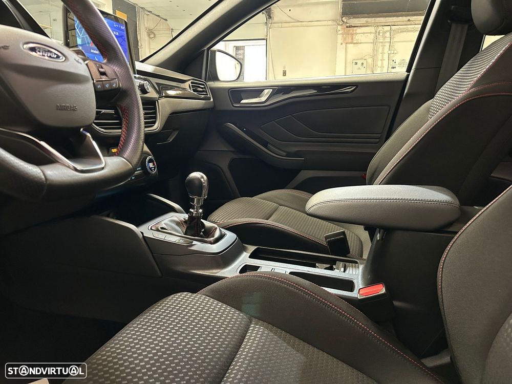 Ford Focus 1.0 EcoBoost MHEV ST-Line - 41