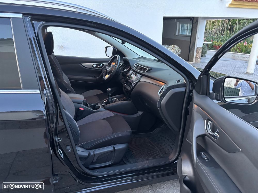 Nissan Qashqai 1.3 DIG-T N-Connecta J18 - 39