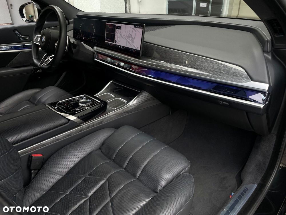 BMW Seria 7 - 12