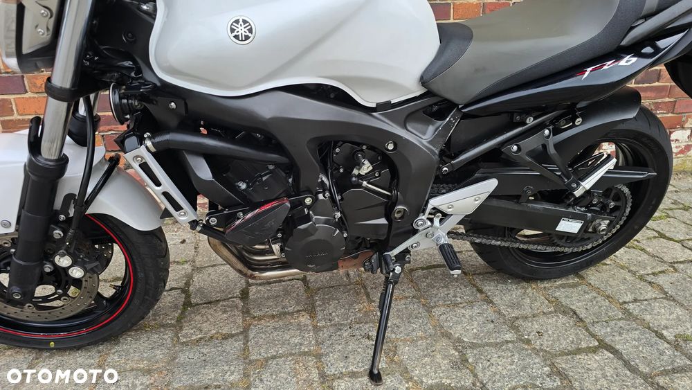 Yamaha FZ6 - 11