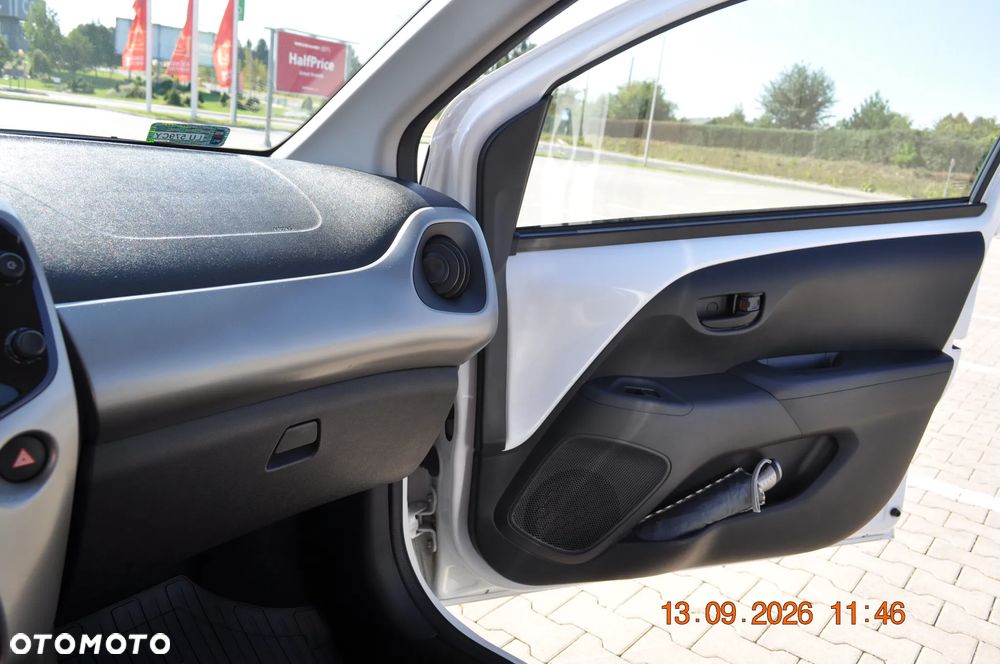 Toyota Aygo x-play touch - 28