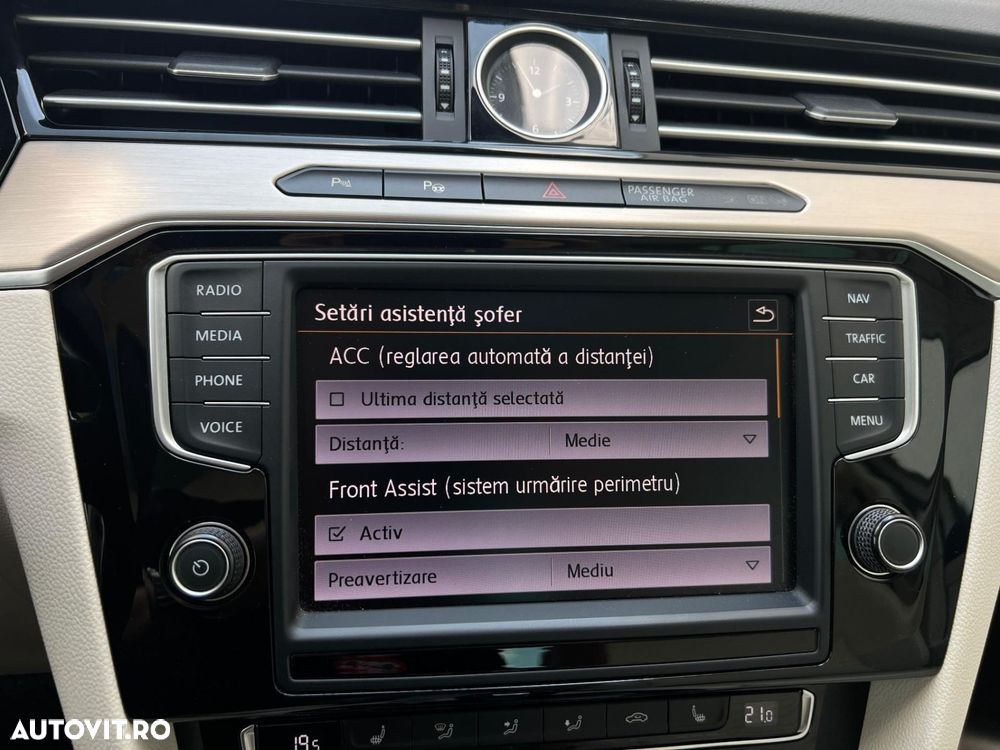 Volkswagen Passat 2.0 TDI (BlueMotion Technology) DSG Highline - 26