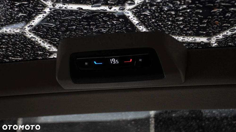 Volkswagen Multivan 2.0 TSI L1 Style DSG - 24