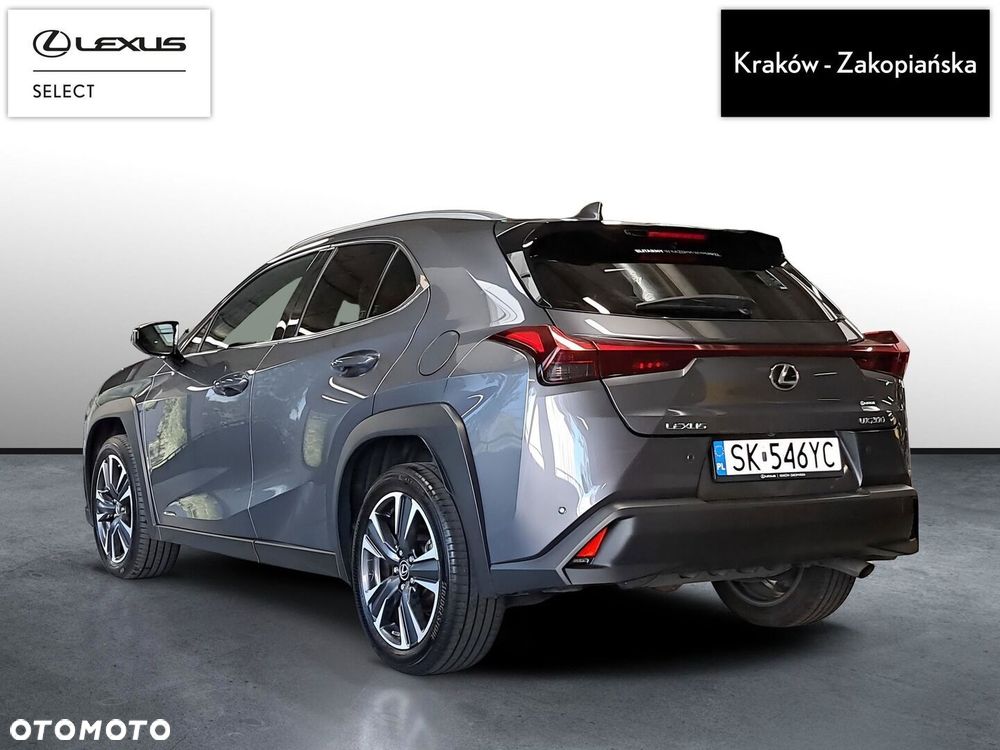 Lexus UX - 8