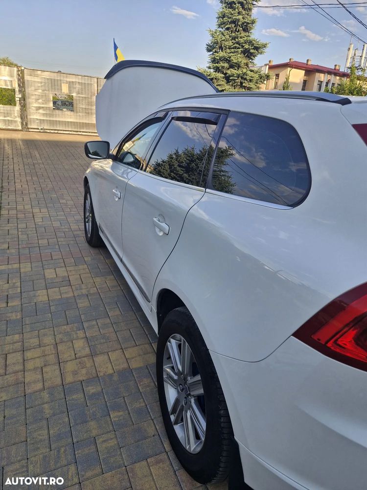 Volvo XC 60 D5 AWD Geartronic Kinetic - 3