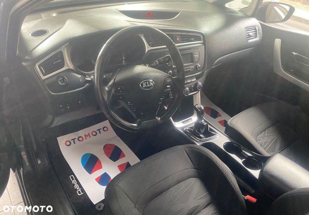Kia Ceed - 13