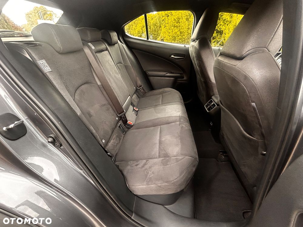 Lexus UX 250h (E-FOUR) Executive Line - 8