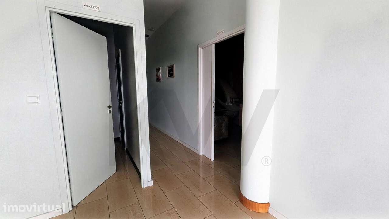 Loja com excelente área para comércio e serviços - Grande imagem: 3/11
