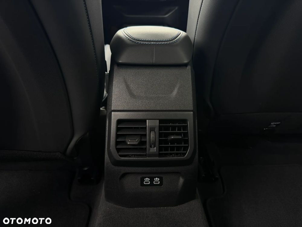 BMW Seria 1 120 mHEV - 10