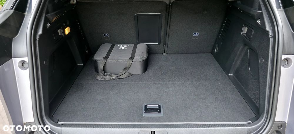 Peugeot 3008 1.6 PureTech HYbrid GT Line S&S EAT8 - 35