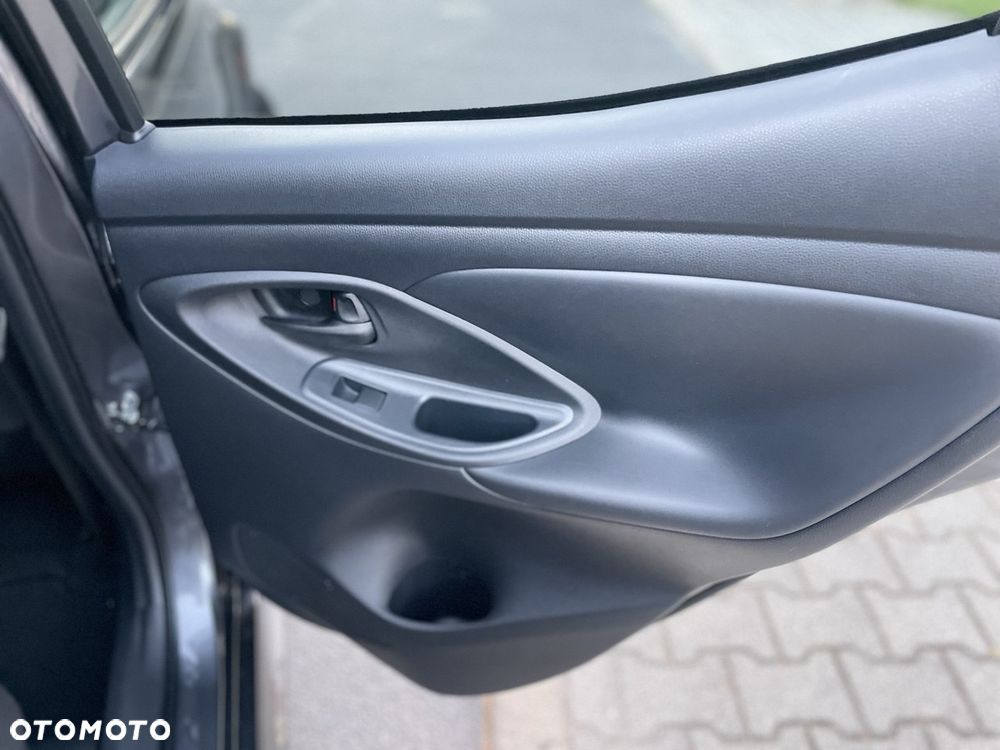 Toyota Yaris Hybrid 1.5 Style - 14